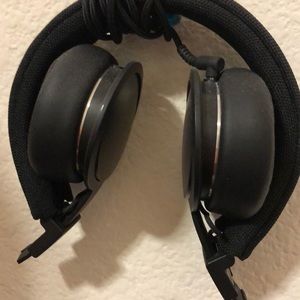 limitrd rdition headphones